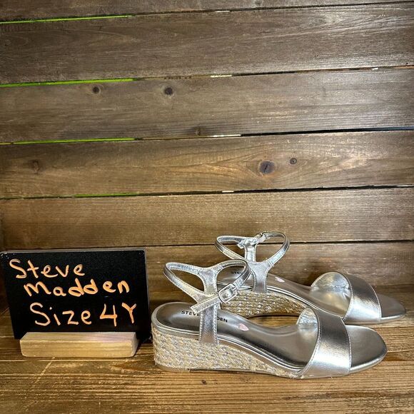 New NWOB Big Kids‎ Steve Madden Silver Espadrille Wedge Heeled Sandals Size 4 Y - Picture 1 of 6